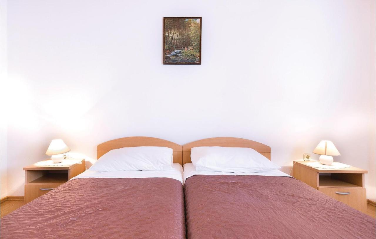 Awesome Apartment In Pula With Wifi מראה חיצוני תמונה