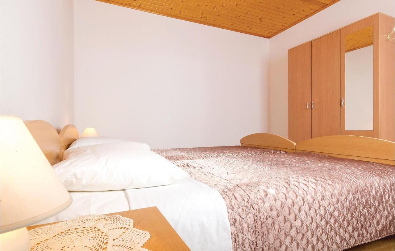 Awesome Apartment In Pula With Wifi מראה חיצוני תמונה
