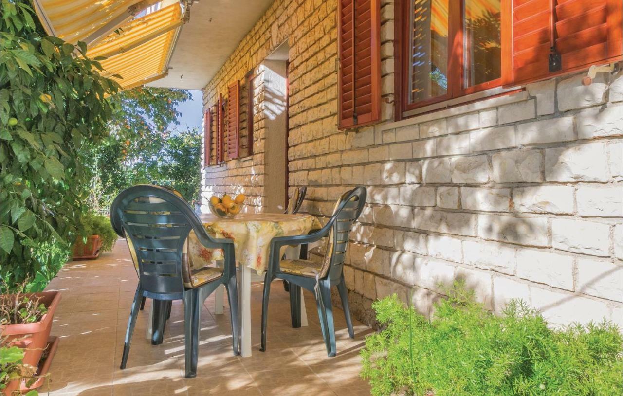 Awesome Apartment In Pula With Wifi מראה חיצוני תמונה