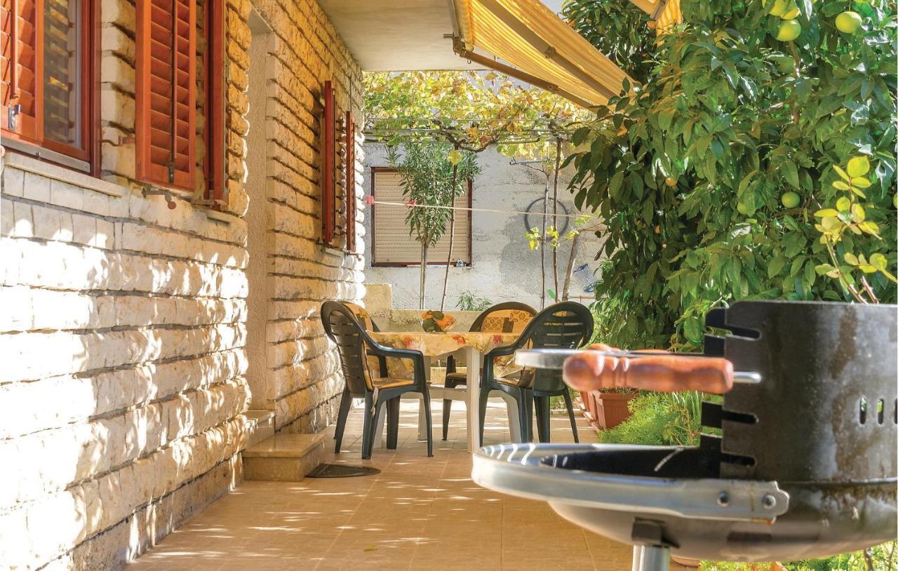 Awesome Apartment In Pula With Wifi מראה חיצוני תמונה